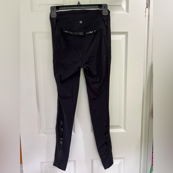 RARE Lululemon Gloss Trim Run SHR Tight 28” - Picture 3 of 7